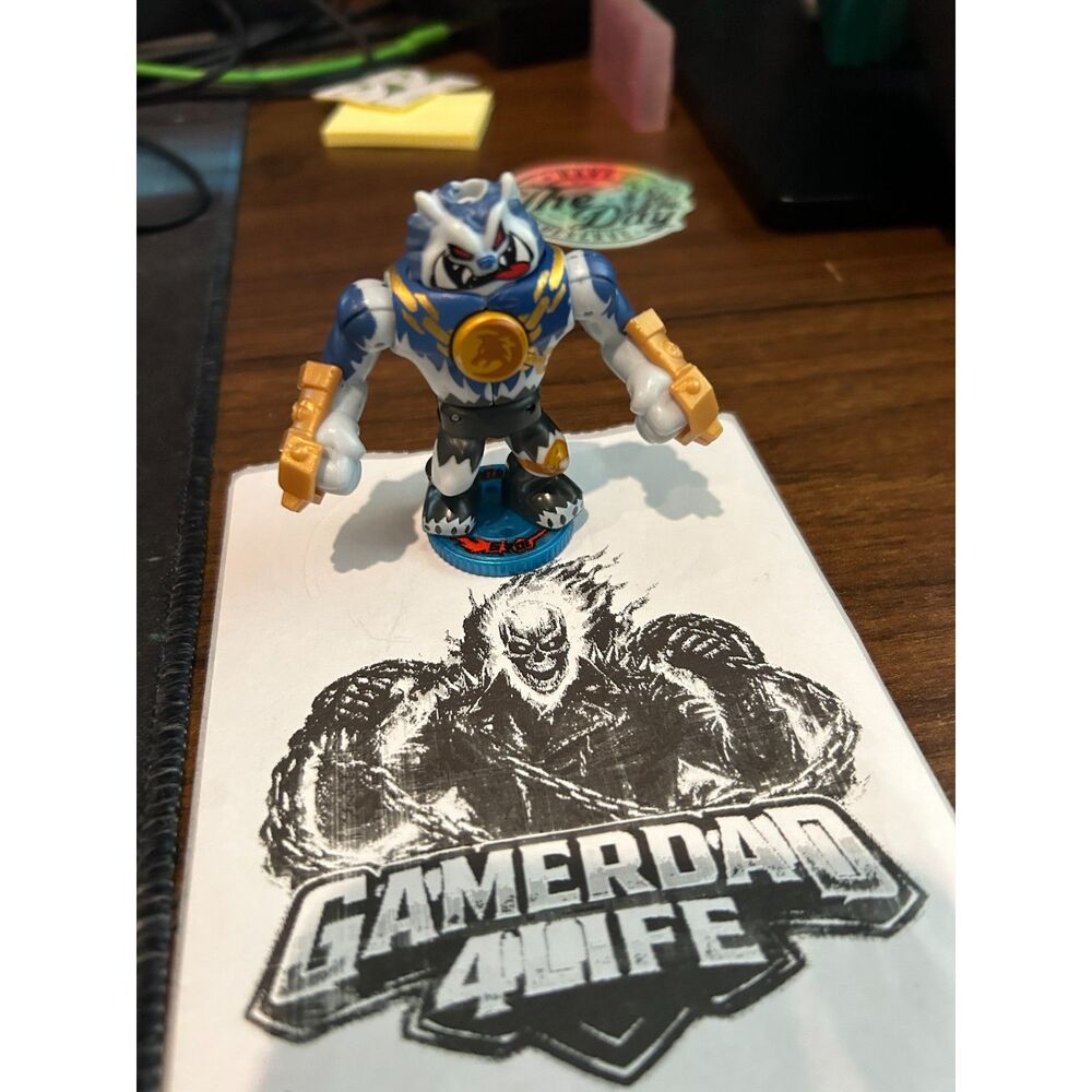 Akedo Ultimate Arcade Warriors Series 1 Alphawolf Battling Figure